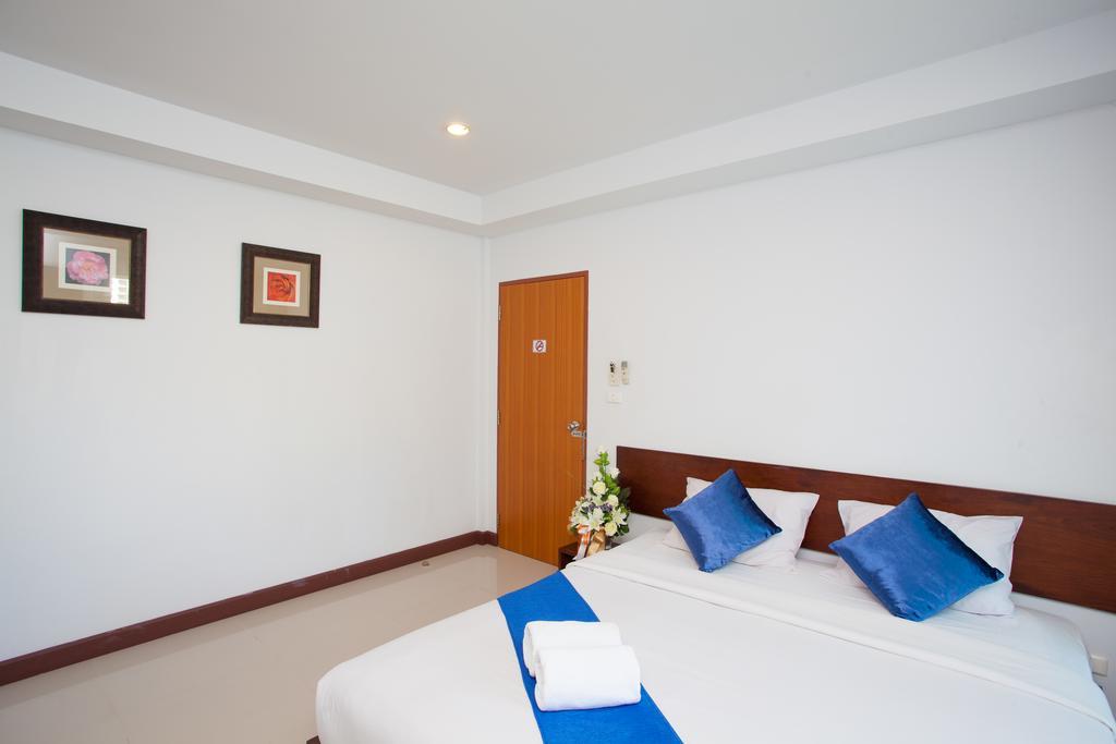 Nouveau Guesthouse Patong Bagian luar foto